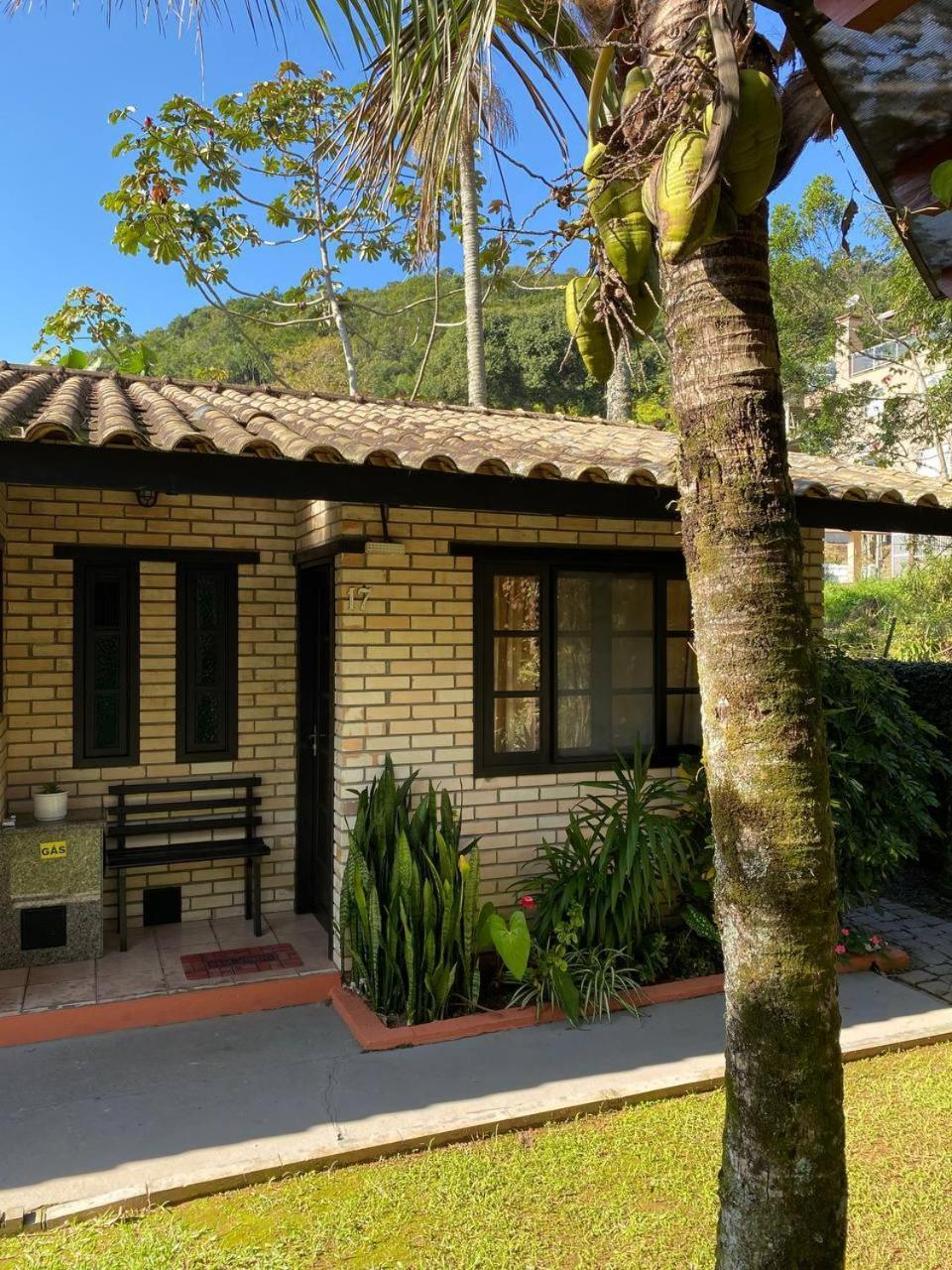 Chales Do Holandes Eco Pousada บอมบินญัส ภายนอก รูปภาพ